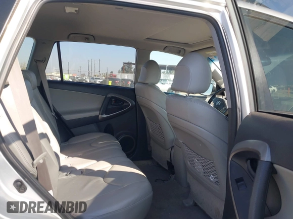 2007 Toyota RAV4 Limited with VIN JTMBK31V475020697, listed as a IAAI auction lot 41403464 with 221,299 mi miles. Bid and sale history available at carsss.com. Image 8.