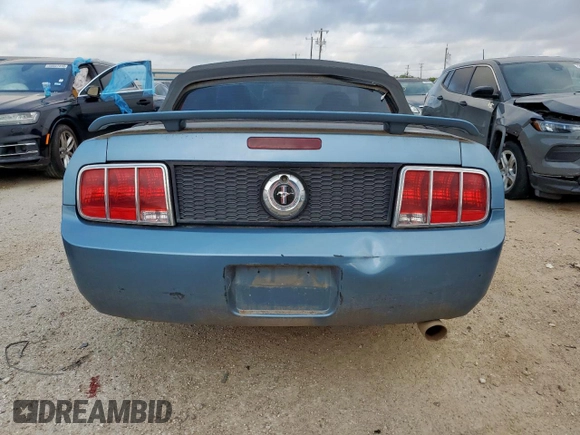 2005 Ford Mustang Deluxe z VIN 1ZVFT84N855220533, wystawiony jako Copart lot #58666635 z przebiegiem 169 200 mil mil oraz Czysty tytuł • Clean title. Historia ofert i sprzedaży dostępna na DreamBid. Obrazek 6.