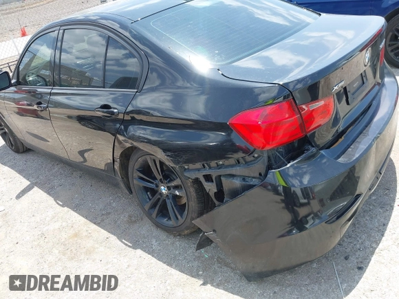 2015 BMW 3 Series 328i с VIN WBA3A5G5XFNS85209, выставлен на аукционе IAAI как лот 42428368 с пробегом 171 557 миль миль и . История ставок и продаж доступна на DreamBid. Изображение 6.