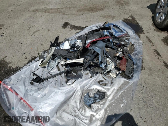 2018 GMC Sierra 1500 SLT z VIN 3GTU2NEC1JG163426, wystawiony jako Copart lot #52675585 z przebiegiem Nie podano mil oraz Szkoda całkowita • Salvage title. Historia ofert i sprzedaży dostępna na DreamBid. Obrazek 12.