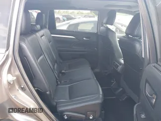 2019 Toyota Highlander SE z VIN 5TDJZRFHXKS586184, wystawiony jako IAAI lot #42414798 z przebiegiem 165 814 mil mil oraz . Historia ofert i sprzedaży dostępna na DreamBid. Obrazek 8.