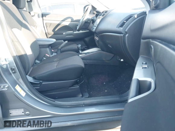 2019 Mitsubishi Outlander ES with VIN JA4AP3AU2KU005001, listed as a IAAI auction lot 42620501 with 89,890 mi miles and . Bid and sale history available at DreamBid. Image 5.