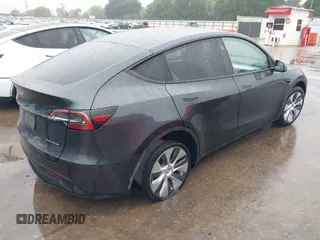 2024 Tesla Model Y Long Range z VIN 7SAYGDEE5RA260614, wystawiony jako IAAI lot #42191551 z przebiegiem 16 375 mil mil oraz . Historia ofert i sprzedaży dostępna na DreamBid. Obrazek 4.