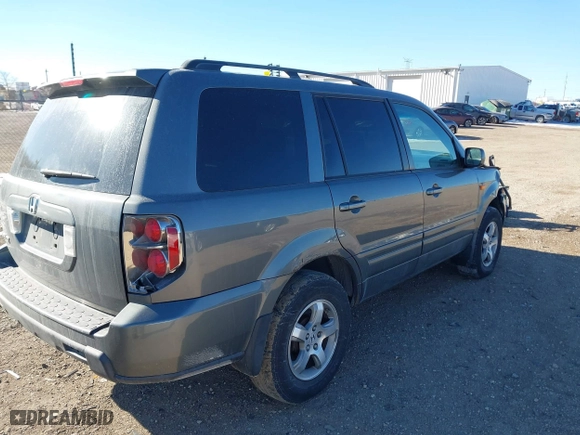 2008 Honda Pilot EX-L with VIN 5FNYF28518B006058, listed as a IAAI auction lot 41425424 with 230,006 mi miles. Bid and sale history available at carsss.com. Image 4.