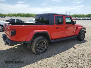 2020 Jeep Gladiator Overland z VIN 1C6HJTFG1LL198586, wystawiony jako Copart lot #52642145 z przebiegiem 61 728 mil mil oraz Szkoda całkowita • Salvage title. Historia ofert i sprzedaży dostępna na DreamBid. Obrazek 3.