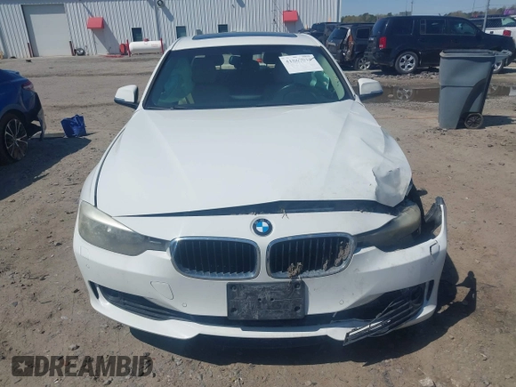 2015 BMW 3 Series 328i xDrive with VIN WBA3B5G59FNS18811, listed as a IAAI auction lot 41867015 with 147,748 mi miles. Bid and sale history available at carsss.com. Image 12.