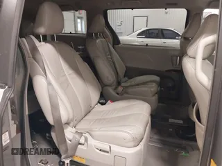 2011 Toyota Sienna XLE z VIN 5TDDK3DC4BS003792, wystawiony jako IAAI lot #41762481 z przebiegiem 201 051 mil mil oraz . Historia ofert i sprzedaży dostępna na DreamBid. Obrazek 8.