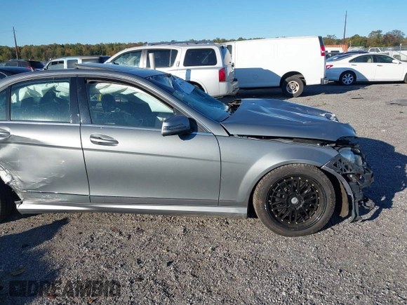 2013 Mercedes-Benz C-Class C 300 Sport with VIN WDDGF8AB3DR271993, listed as a IAAI auction lot 40632961 with 1 mi miles. Bid and sale history available at carsss.com. Image 14.
