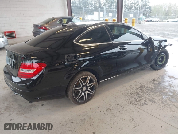 2014 Mercedes-Benz C 250 с VIN WDDGJ4HBXEG169195, выставлен на аукционе IAAI как лот 42013848 с пробегом 95 345 миль миль и . История ставок и продаж доступна на DreamBid. Изображение 4.