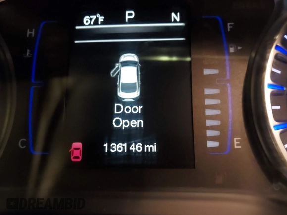 2015 Chrysler 200 Limited with VIN 1C3CCCAB0FN607876, listed as a IAAI auction lot 41882675 with 136,146 mi miles. Bid and sale history available at carsss.com. Image 15.