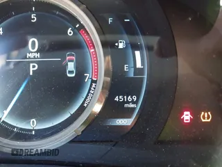 2020 Lexus IS 300 F Sport z VIN JTHGA1D26L5107816, wystawiony jako IAAI lot #42088077 z przebiegiem 45 169 mil mil oraz . Historia ofert i sprzedaży dostępna na DreamBid. Obrazek 16.