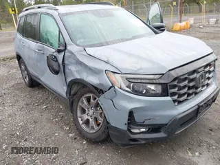 2024 Honda Passport TrailSport with VIN 5FNYF8H6XRB017735, listed as a IAAI auction lot 41931822 with 20,815 mi miles and . Bid and sale history available at DreamBid. Image 6.