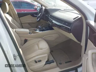 2017 Audi Q7 Premium Plus with VIN WA1LAAF78HD041060, listed as a IAAI auction lot 40892654 with 172,005 mi miles and . Bid and sale history available at DreamBid. Image 5.