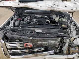 2024 GMC Sierra 2500HD Denali z VIN 1GT49REY3RF284860, wystawiony jako Copart lot #60520235 z przebiegiem Nie podano mil oraz Szkoda całkowita • Salvage title. Historia ofert i sprzedaży dostępna na DreamBid. Obrazek 11.