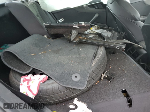 2020 Audi A4 Premium z VIN WAUDNAF46LA046544, wystawiony jako Copart lot #58383165 z przebiegiem Nie podano mil oraz Szkoda całkowita • Salvage title. Historia ofert i sprzedaży dostępna na DreamBid. Obrazek 12.