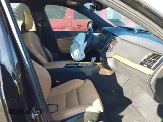 2017 Volvo XC90 Inscription with VIN YV4A22PLXH1156706, listed as a IAAI auction lot 41386818 with 73,692 mi miles. Bid and sale history available at carsss.com. Image 5.