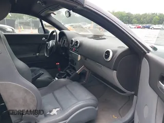 2001 Audi TT z VIN TRUTX28N211021728, wystawiony jako IAAI lot #42357116 z przebiegiem 154 454 mil mil oraz . Historia ofert i sprzedaży dostępna na DreamBid. Obrazek 5.