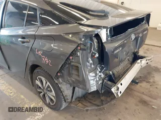2016 Toyota Prius Two with VIN JTDKBRFU1G3512022, listed as a IAAI auction lot 41895173 with 105,844 mi miles. Bid and sale history available at carsss.com. Image 18.