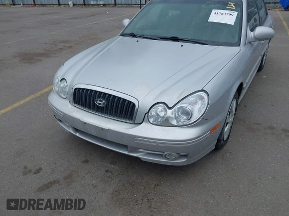 2003 Hyundai Sonata with VIN KMHWF25S33A840475, listed as a IAAI auction lot 41783799 with 181,890 mi miles. Bid and sale history available at carsss.com. Image 6.
