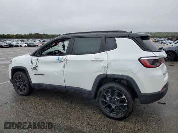 2024 Jeep Compass Latitude с VIN 3C4NJDBNXRT106152, выставлен на аукционе Copart как лот 55049335 с пробегом 4 944 миль миль и Списание • Salvage title. История ставок и продаж доступна на DreamBid. Изображение 2.
