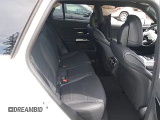 2024 Mercedes-Benz GLC 300 z VIN W1NKM4HB6RF216741, wystawiony jako IAAI lot #42216671 z przebiegiem Nie podano mil oraz . Historia ofert i sprzedaży dostępna na DreamBid. Obrazek 8.