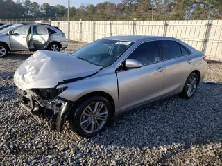 2015 Toyota Camry XLE with VIN 4T1BF1FK8FU075449, listed as a Copart auction lot 85358324 with 71,092 mi miles and Salvage Title. Bid and sale history available at carsss.com. Image 1.