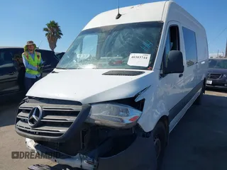 2019 Mercedes-Benz Sprinter Cargo z VIN WD4PF1CD1KP074822, wystawiony jako IAAI lot #40303744 z przebiegiem Nie podano mil oraz . Historia ofert i sprzedaży dostępna na DreamBid. Obrazek 17.