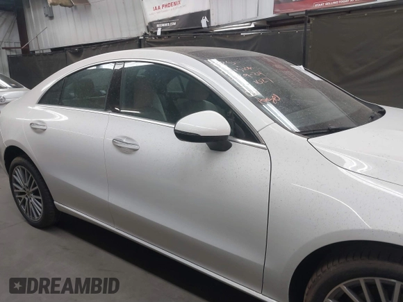 2025 Mercedes-Benz CLA 250 z VIN W1K5J4GB4SN481027, wystawiony jako IAAI lot #40772342 z przebiegiem 533 mil mil oraz . Historia ofert i sprzedaży dostępna na DreamBid. Obrazek 13.