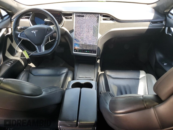 2017 Tesla Model S 100D z VIN 5YJSA1E28HF203141, wystawiony jako Copart lot #56306495 z przebiegiem 101 039 mil mil oraz Szkoda całkowita • Salvage title. Historia ofert i sprzedaży dostępna na DreamBid. Obrazek 8.