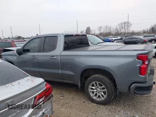 2019 Chevrolet Silverado 1500 RST with VIN 1GCRYEEDXKZ251390, listed as a IAAI auction lot 41195960 with 113,610 mi miles and . Bid and sale history available at DreamBid. Image 14.