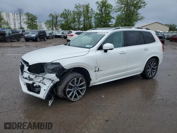 2019 Volvo XC90 Momentum z VIN YV4A22PK6K1509330, wystawiony jako Copart lot #58134415 z przebiegiem 53 330 mil mil oraz Szkoda całkowita • Salvage title. Historia ofert i sprzedaży dostępna na DreamBid. Obrazek 1.