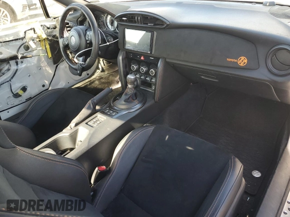 2017 Toyota 86 with VIN JF1ZNAA15H8707068, listed as a Copart auction lot 64527424 with 0 mi miles and Salvage Title. Bid and sale history available at carsss.com. Image 8.