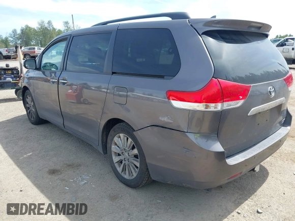 2013 Toyota Sienna XLE with VIN 5TDDK3DC0DS053480, listed as a IAAI auction lot 42207803 with Not Provided miles and . Bid and sale history available at DreamBid. Image 3.