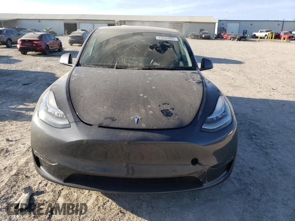 2022 Tesla Model Y Long Range with VIN 7SAYGDEE6NF331851, listed as a Copart auction lot 43600955 with 32,680 mi miles and Salvage Title. Bid and sale history available at DreamBid. Image 5.