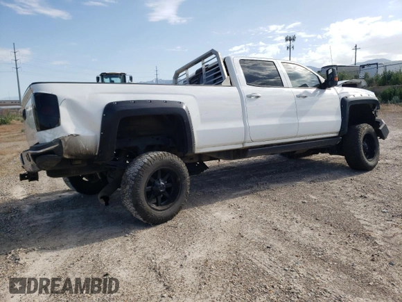 2015 Chevrolet Silverado 3500HD LT z VIN 1GC4KZE80FF572206, wystawiony jako Copart lot #54986133 z przebiegiem Nie podano mil oraz Szkoda całkowita • Salvage title. Historia ofert i sprzedaży dostępna na DreamBid. Obrazek 3.