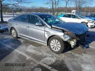 2016 Hyundai Sonata Hybrid SE with VIN KMHE24L14GA028315, listed as a IAAI auction lot 41248472 with 107,184 mi miles. Bid and sale history available at carsss.com. Image 1.