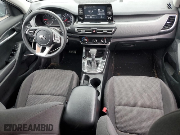 2021 Kia Seltos LX z VIN KNDEPCAAXM7046958, wystawiony jako Copart lot #56337985 z przebiegiem 97 733 mil mil oraz Szkoda całkowita • Salvage title. Historia ofert i sprzedaży dostępna na DreamBid. Obrazek 8.