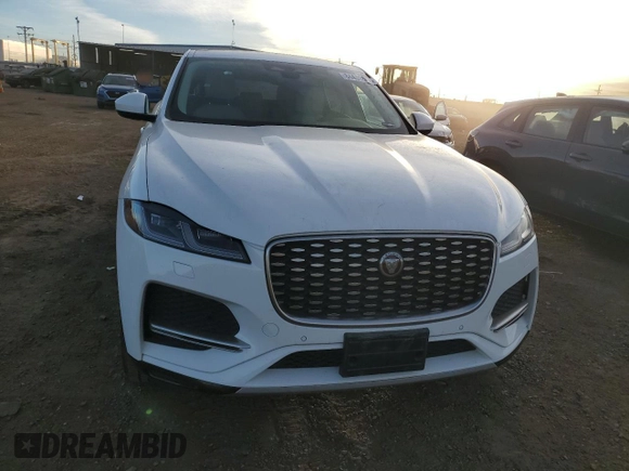 2022 Jaguar F-Pace with VIN SADCK2EX2NA692924, listed as a Copart auction lot 84431864 with 31,520 mi miles and Salvage title. Bid and sale history available at DreamBid. Image 5.