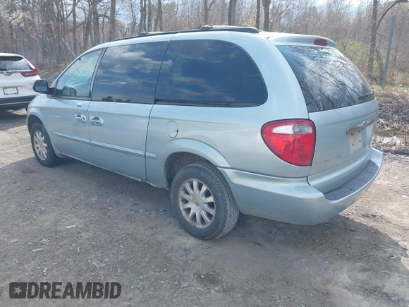 2002 Chrysler Town & Country LX with VIN 2C4GP44372R576005, listed as a IAAI auction lot 42092478 with 165,018 mi miles. Bid and sale history available at carsss.com. Image 3.