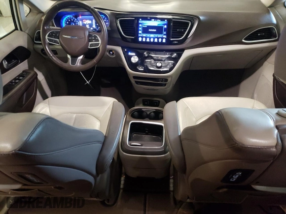 2017 Chrysler Pacifica Touring L Plus z VIN 2C4RC1EG4HR514185, wystawiony jako Copart lot #55503075 z przebiegiem 120 637 mil mil oraz Nie do naprawy • Non repairable. Historia ofert i sprzedaży dostępna na DreamBid. Obrazek 8.
