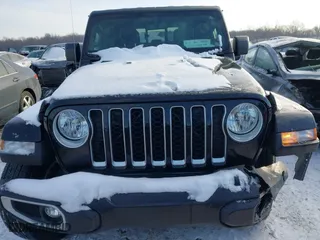 2023 Jeep Gladiator Overland with VIN 1C6HJTFG1PL553343, listed as a IAAI auction lot 41349518 with 19,556 mi miles. Bid and sale history available at carsss.com. Image 12.