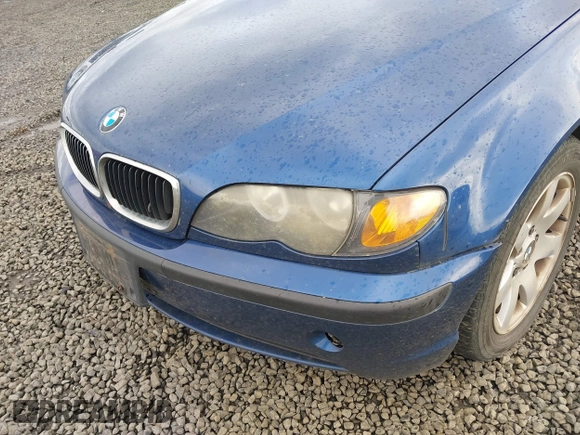 2004 BMW 3 Series 325i with VIN WBAET37414NH06040, listed as a IAAI auction lot 41793260 with 212,541 mi miles. Bid and sale history available at carsss.com. Image 6.