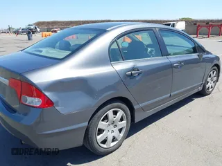 2009 Honda Civic LX z VIN 2HGFA16569H302404, wystawiony jako IAAI lot #42348074 z przebiegiem 157 897 mil mil oraz . Historia ofert i sprzedaży dostępna na DreamBid. Obrazek 6.