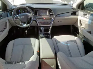 2018 Hyundai Sonata SE with VIN KMHE24L32JA079692, listed as a Copart auction lot 52740095 with 100,320 mi miles and Salvage Title. Bid and sale history available at DreamBid. Image 8.