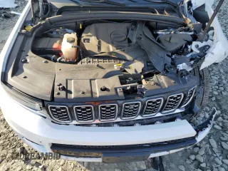 2023 Jeep Grand Cherokee Summit Reserve with VIN 1C4RJKEG8P8723399, listed as a Copart auction lot 51033365 with 32,689 mi miles and Salvage title. Bid and sale history available at DreamBid. Image 13.