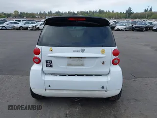 2008 Smart fortwo Pure z VIN WMEEJ31X18K126191, wystawiony jako IAAI lot #42045070 z przebiegiem 149 361 mil mil oraz . Historia ofert i sprzedaży dostępna na DreamBid. Obrazek 17.