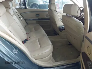 2007 BMW 7 Series 750Li z VIN WBAHN83507DT74232, wystawiony jako IAAI lot #42219091 z przebiegiem 195 219 mil mil oraz . Historia ofert i sprzedaży dostępna na DreamBid. Obrazek 8.