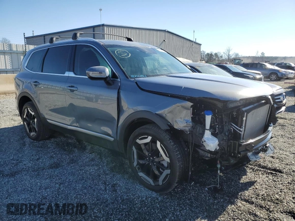 2025 Kia Telluride EX with VIN 5XYP34GC1SG575766, listed as a Copart auction lot 47440575 with 2,978 mi miles and Salvage Title. Bid and sale history available at DreamBid. Image 4.