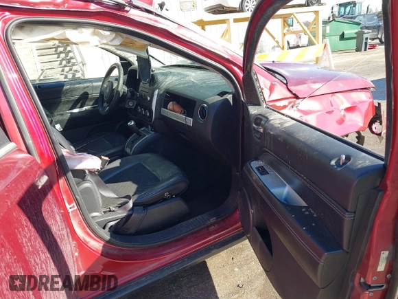 2014 Jeep Compass High Altitude with VIN 1C4NJCEA3ED539489, listed as a IAAI auction lot 41653313 with 124,462 mi miles. Bid and sale history available at carsss.com. Image 5.