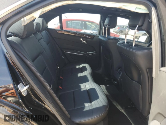 2015 Mercedes-Benz E 350 Luxury z VIN WDDHF8JB2FB099116, wystawiony jako Copart lot #56464985 z przebiegiem 122 123 mil mil oraz Szkoda całkowita • Salvage title. Historia ofert i sprzedaży dostępna na DreamBid. Obrazek 10.